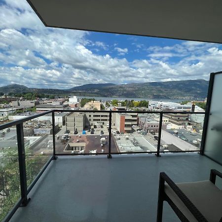 Amazing Brand New Lakeview Condo Downtown Κελόουνα  Εξωτερικό φωτογραφία