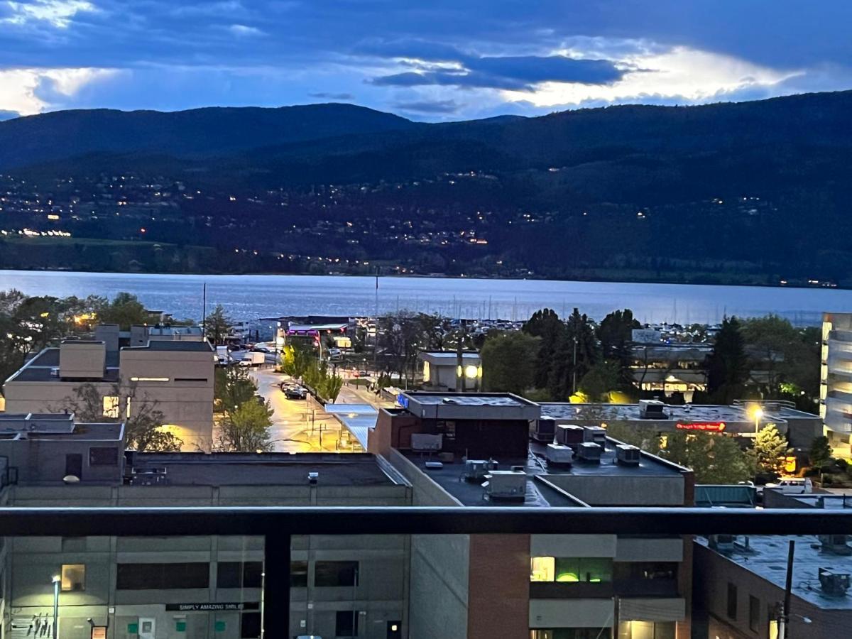Amazing Brand New Lakeview Condo Downtown Κελόουνα  Εξωτερικό φωτογραφία