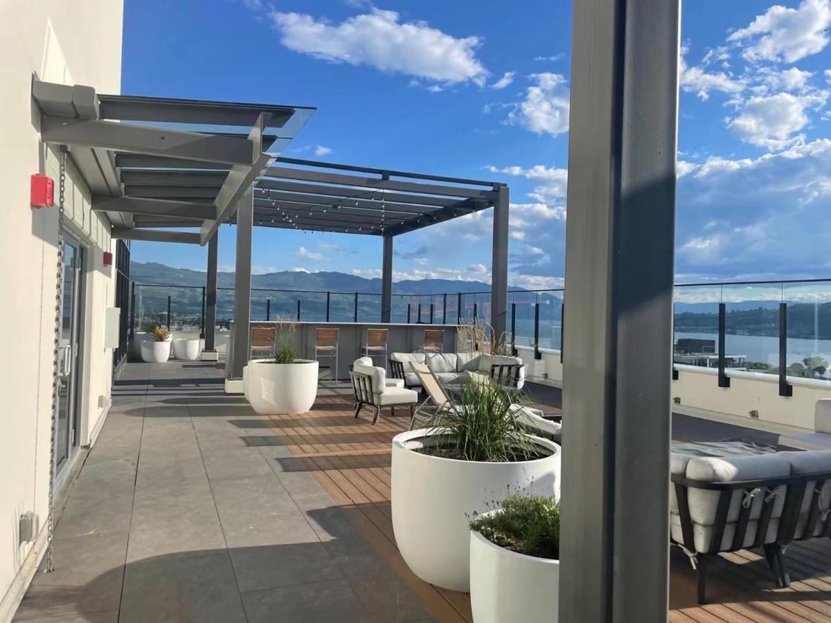 Amazing Brand New Lakeview Condo Downtown Κελόουνα  Εξωτερικό φωτογραφία