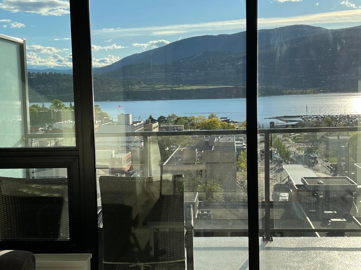Amazing Brand New Lakeview Condo Downtown Κελόουνα  Εξωτερικό φωτογραφία