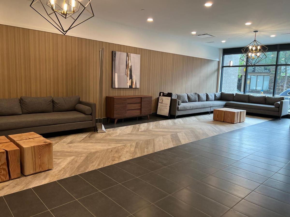 Amazing Brand New Lakeview Condo Downtown Κελόουνα  Εξωτερικό φωτογραφία