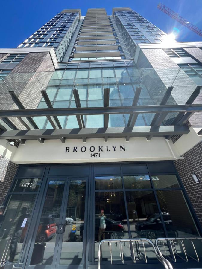 Amazing Brand New Lakeview Condo Downtown Κελόουνα  Εξωτερικό φωτογραφία