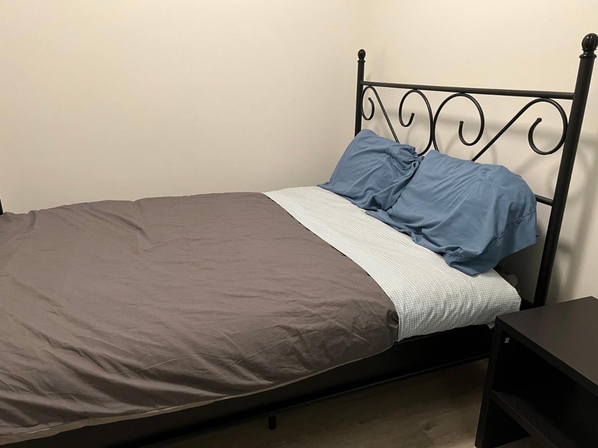 Amazing Brand New Lakeview Condo Downtown Κελόουνα  Εξωτερικό φωτογραφία