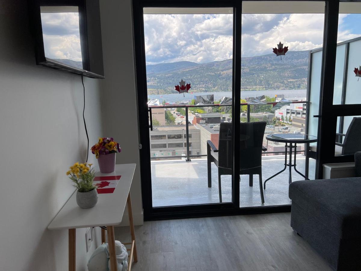 Amazing Brand New Lakeview Condo Downtown Κελόουνα  Εξωτερικό φωτογραφία