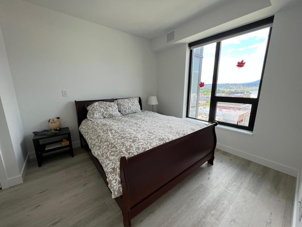 Amazing Brand New Lakeview Condo Downtown Κελόουνα  Εξωτερικό φωτογραφία