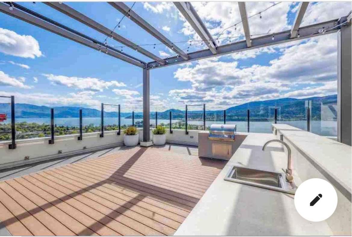 Amazing Brand New Lakeview Condo Downtown Κελόουνα  Εξωτερικό φωτογραφία
